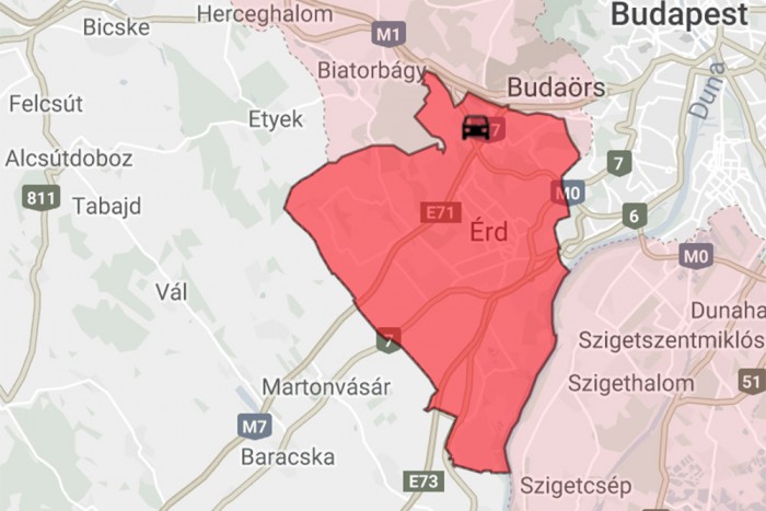 Felborult egy teherautó az M0-M7 csomópontban