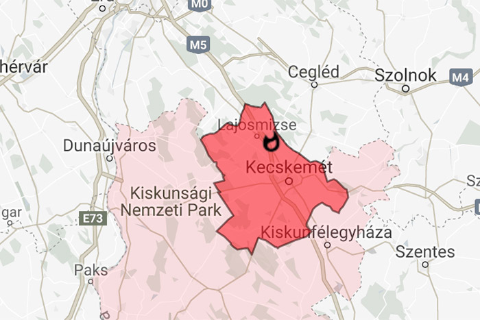 Kigyulladt egy teherautó az M5-ösön