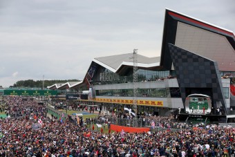 F1: Több nagydíjat is fogadna Silverstone