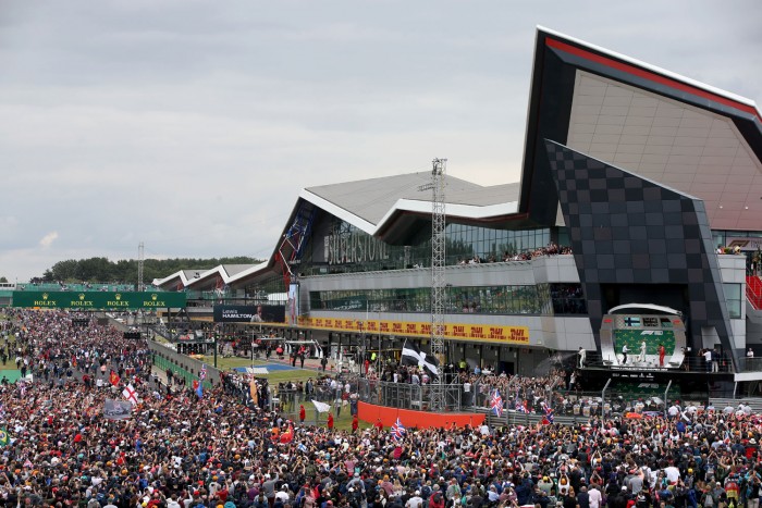 F1: Több nagydíjat is fogadna Silverstone