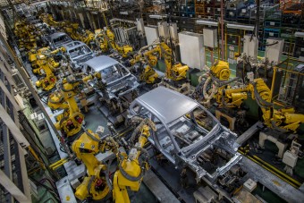 Suzuki: Intenzív struktúraváltás az autóiparban (x)