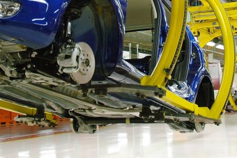 Trehányul összerakott luxusautók miatt áll a bál