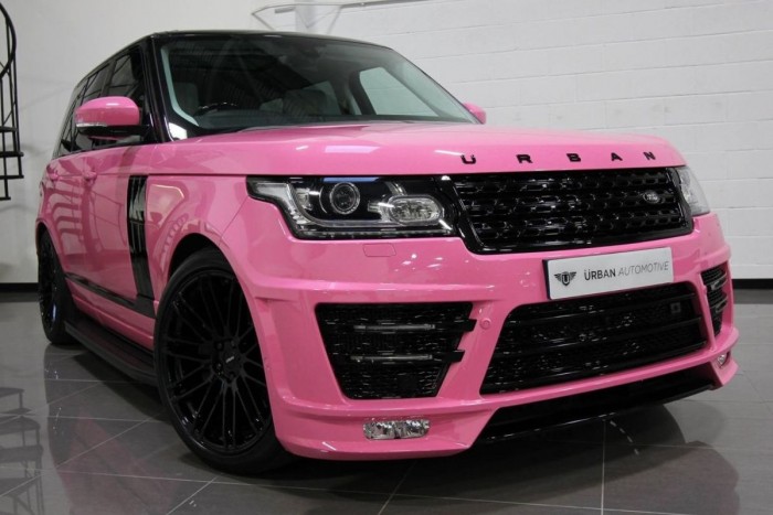 Eladhatatlan a celeb összehányt luxusautója