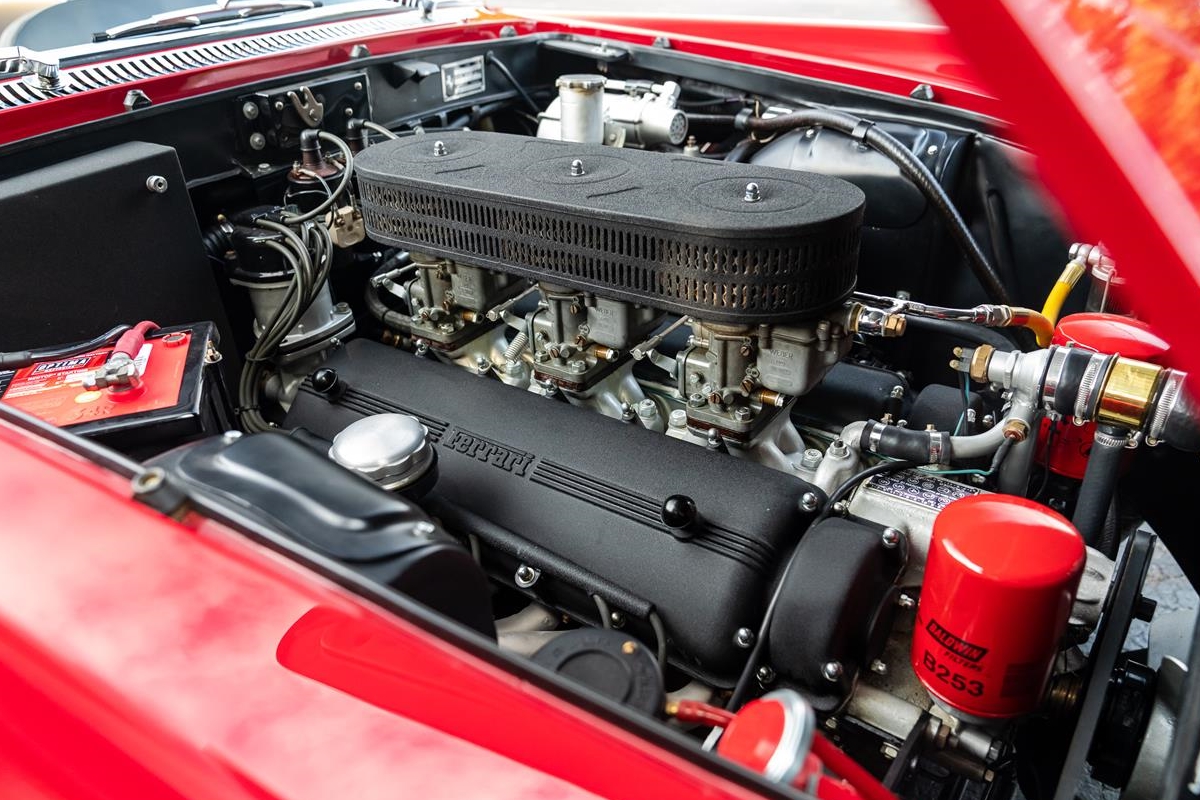 135 millióért szinte olcsó a Ferrari 250 GTE 14