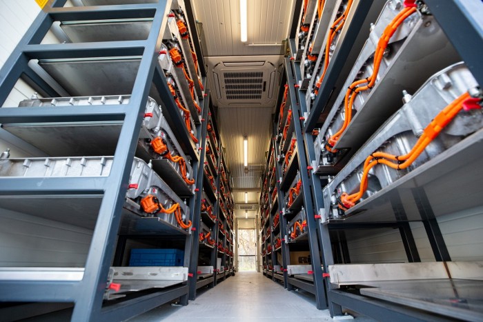 Így élik nyugdíjas éveiket a hibrid Passatok akkumulátorai 1 | Vezess Így élik nyugdíjas éveiket a hibrid Passatok akkumulátorai 1