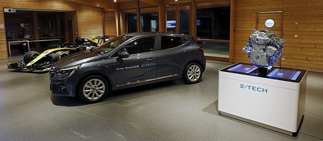 Ilyen hibrid autót még nem látott a világ