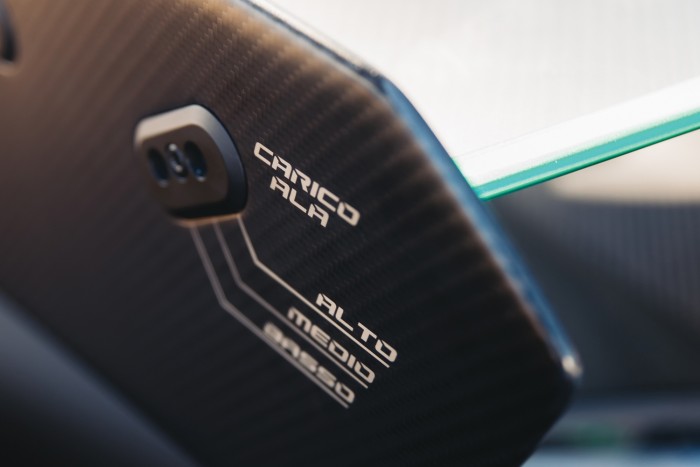 2 milliárdot ér a legmegosztóbb Lamborghini 6