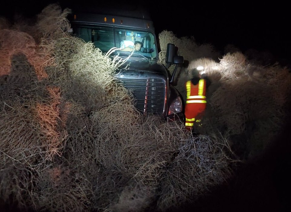 Gaz lepte el az autópályát, autókat is maga alá temetett 1