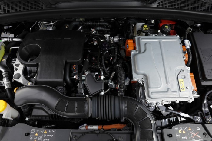 Így megy a még sosem látott hibrid 6