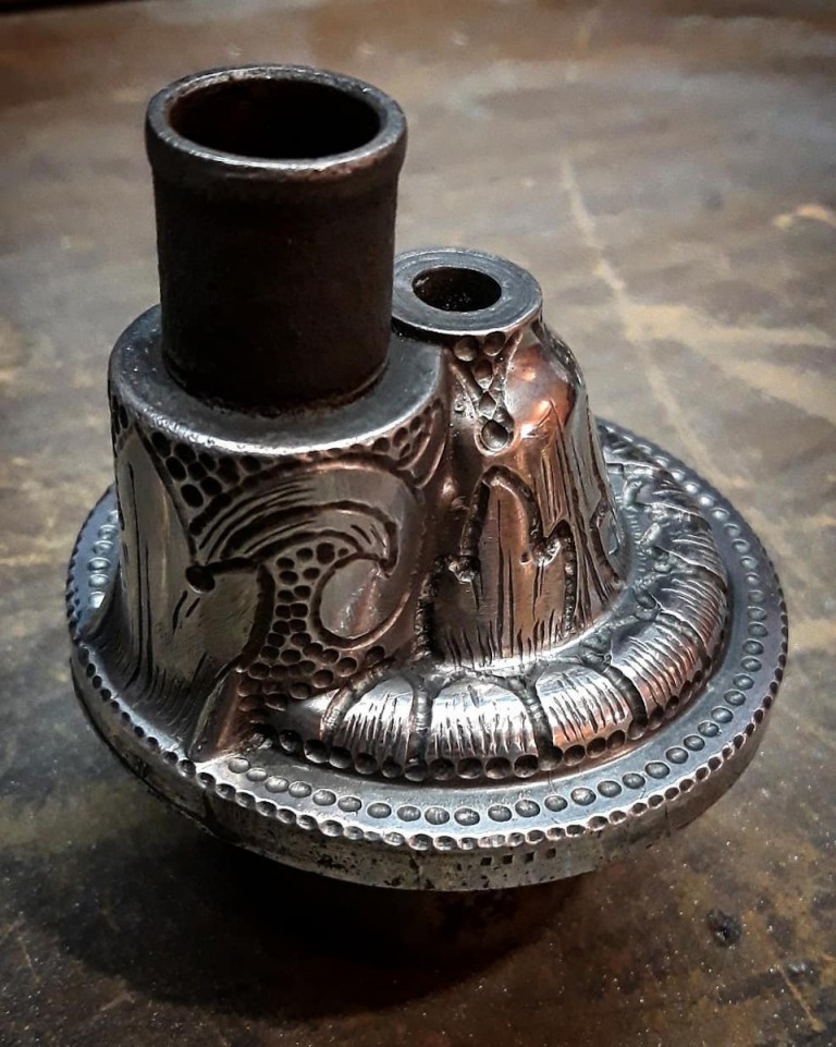 Valódi művészetet találunk az öreg Lada orrában 3