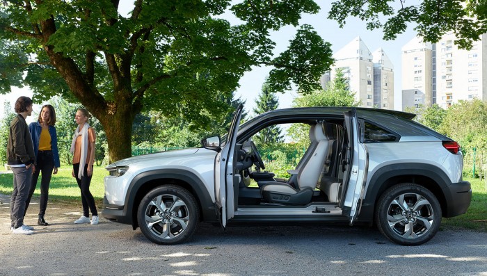 Forradalmi változások előtt áll a magyar autóvásárló? 11 | Vezess Forradalmi változások előtt áll a magyar autóvásárló? 11