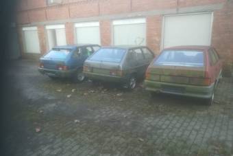 Új autók rohadnak évek óta érintetlenül egy német faluban