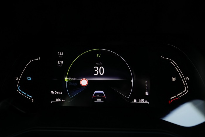 Így megy a még sosem látott hibrid 8