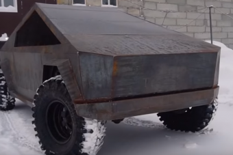 A Tesla Cybertruck orosz másolata pont olyan, mint amit elképzeltünk
