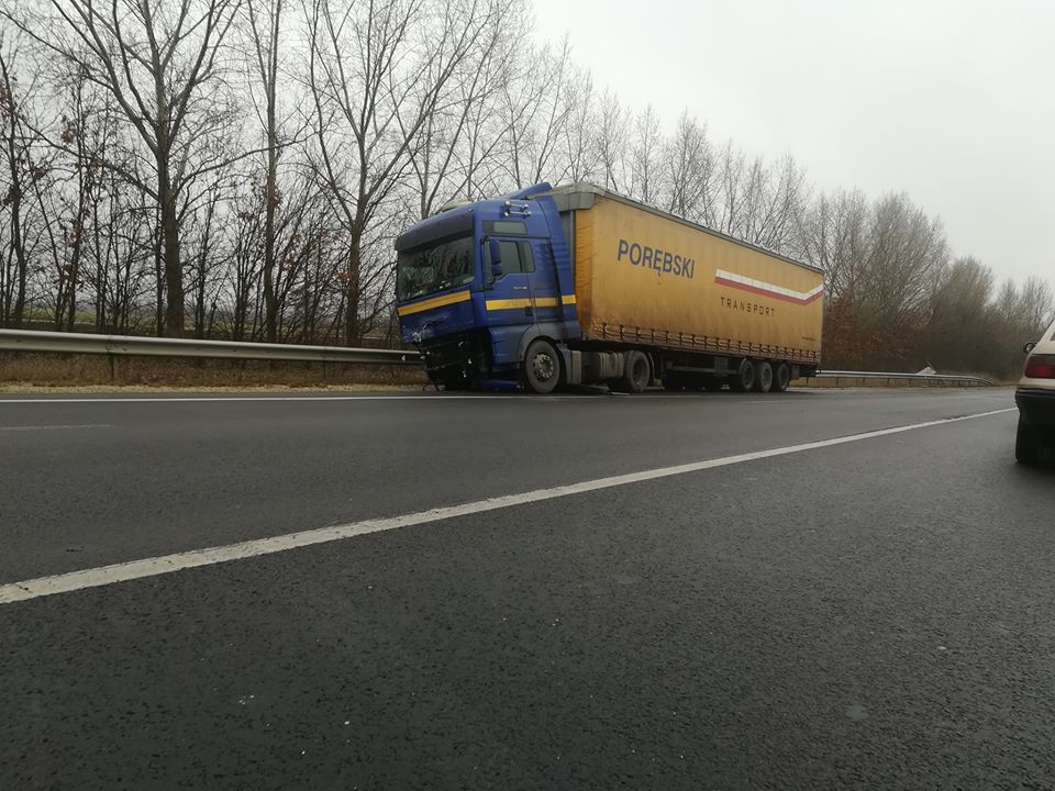 Lezárták az M2-es autóutat Vácnál 3 | Vezess Lezárták az M2-es autóutat Vácnál 3