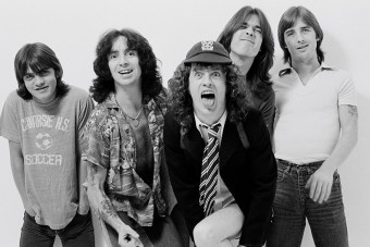 Az AC/DC leghíresebb számát énekli egy pár hónapos kisbaba