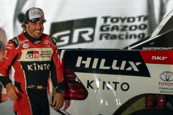 F1: Alonso a Dakarról szólt be Hamiltonnak