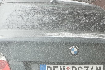 Jár a tapsvihar a BMW-snek ezért az egyedi rendszámért