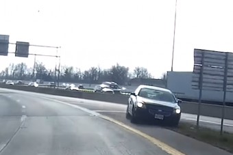 Ezért nem ajánlatos mobilozni vezetés közben