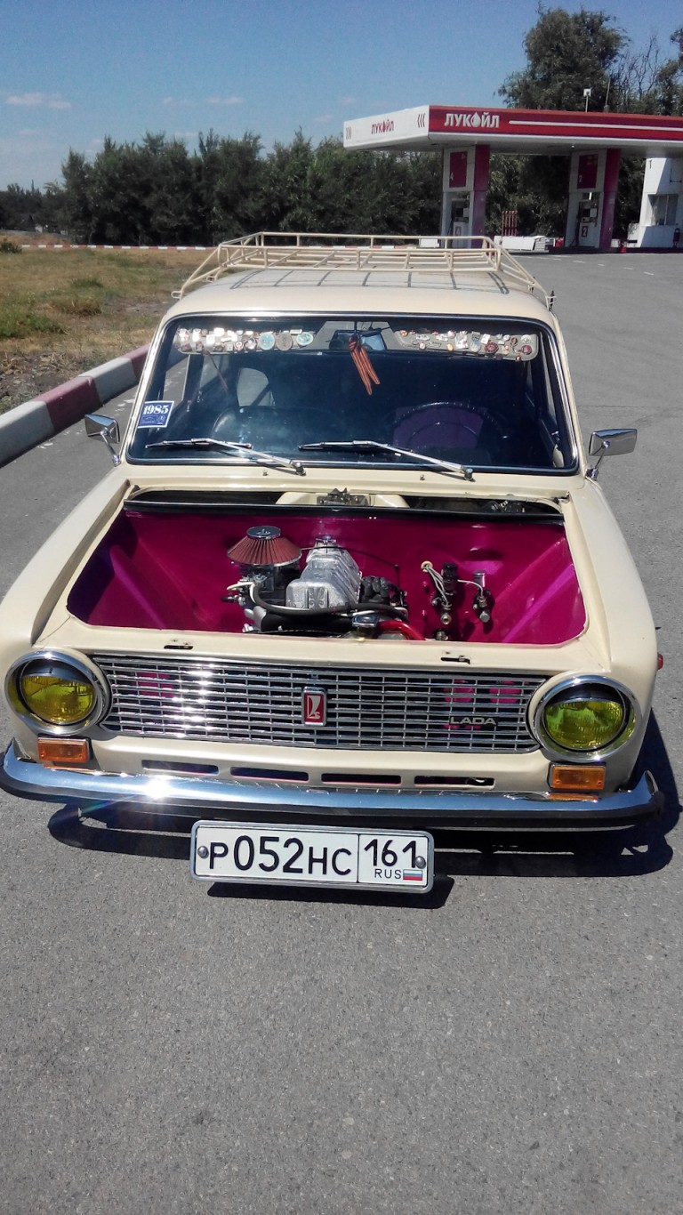 Valódi művészetet találunk az öreg Lada orrában 9 | Vezess Valódi művészetet találunk az öreg Lada orrában 9