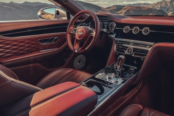 Három kilométer cérna kell egy Bentley-hez