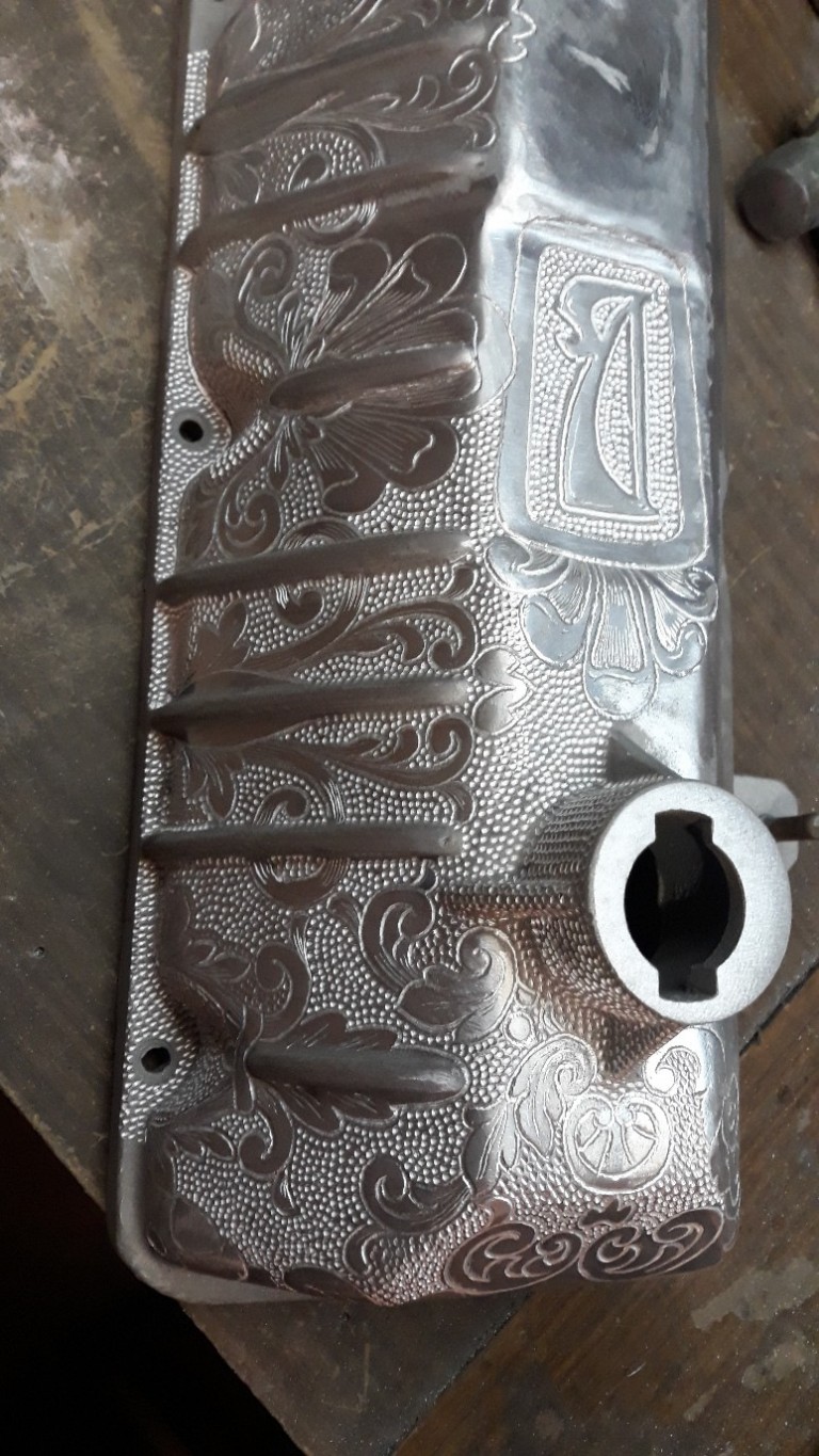 Valódi művészetet találunk az öreg Lada orrában 4