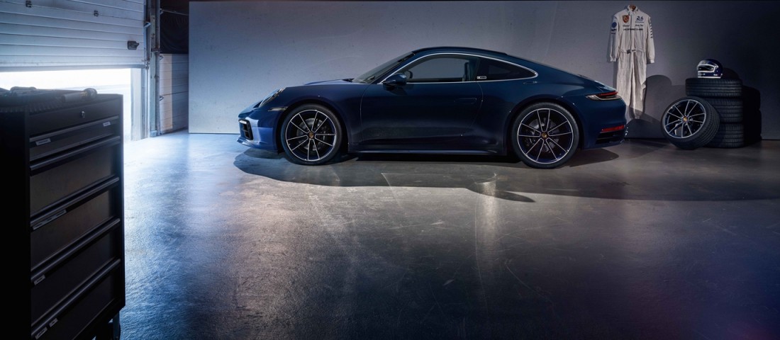 Elegáns 911-essel ünnepli Jacky Ickx szülinapját a Porsche