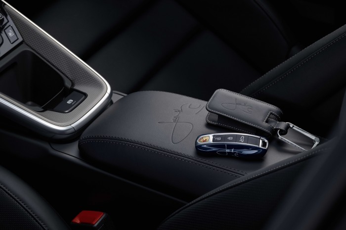 Elegáns 911-essel ünnepli Jacky Ickx szülinapját a Porsche 9