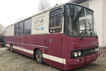 Újabb Ikarusszal gazdagodott a Közlekedési Múzeum