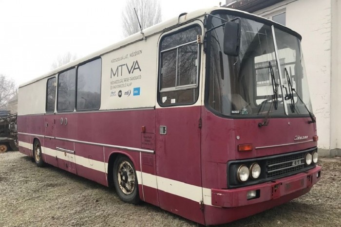 Újabb Ikarusszal gazdagodott a Közlekedési Múzeum
