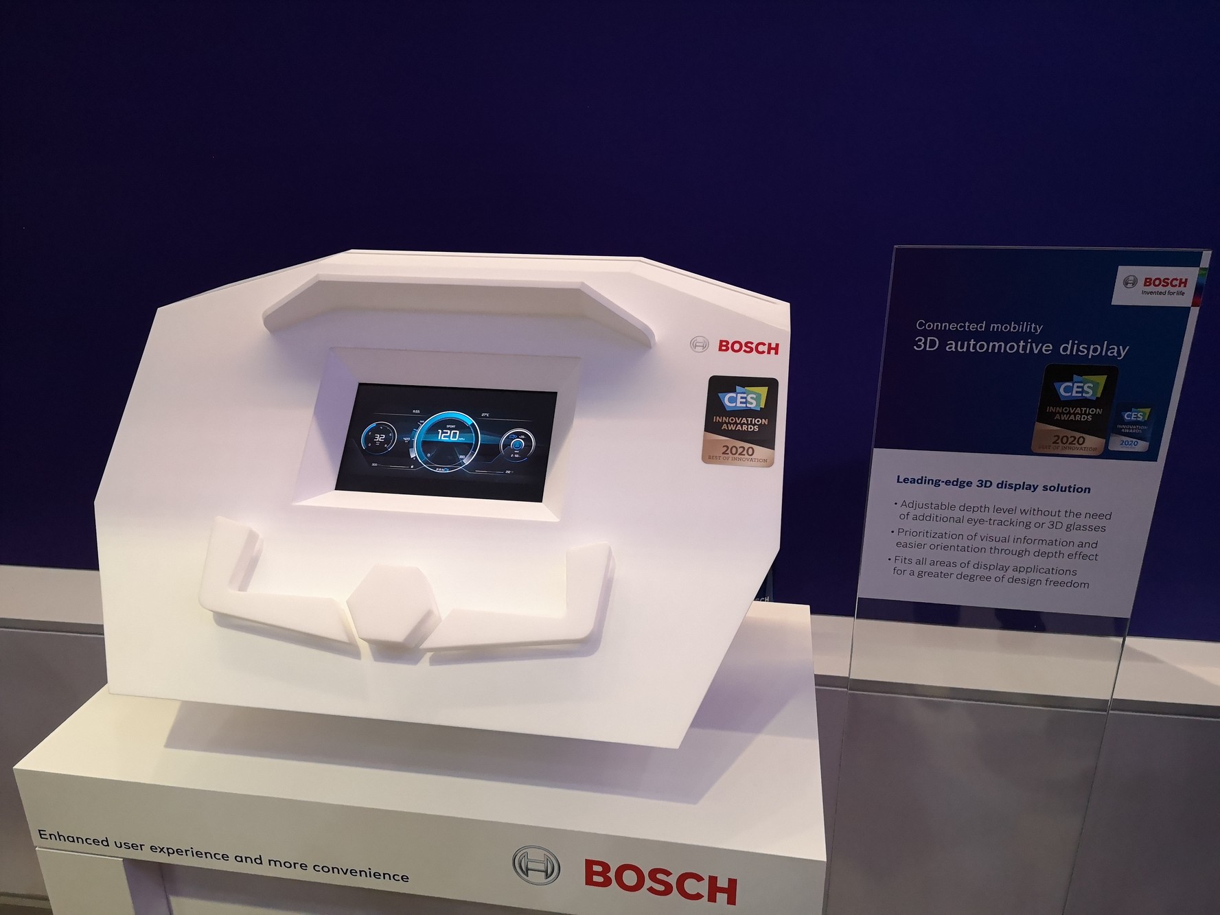 A Bosch emeli a tétet, a digitális után itt a 3D-s műszeregység 3
