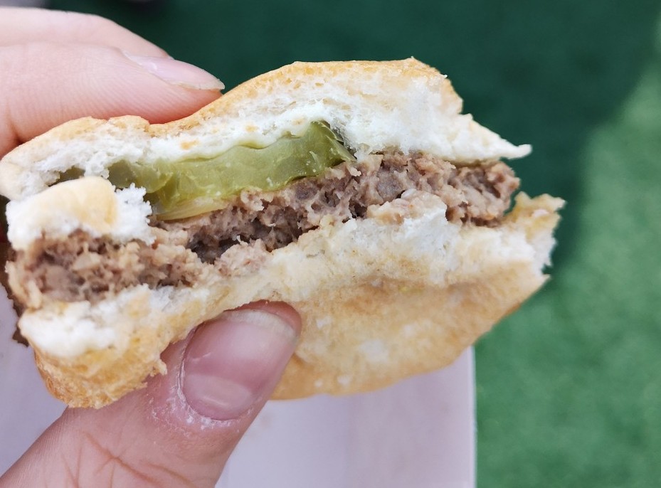 Megkóstoltuk a húsízű hamburgert, ami nem húsból készült 2 Megkóstoltuk a húsízű hamburgert, ami nem húsból készült 2