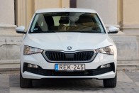 Teszt: Škoda Scala 1,0 TSI Ambition – Földközelben 43