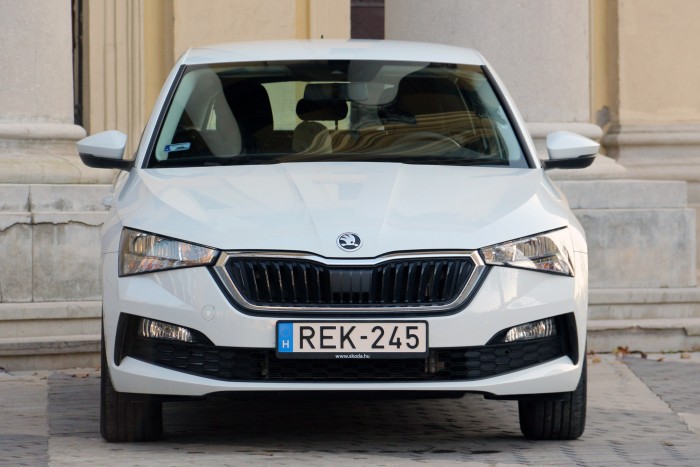Teszt: Škoda Scala 1,0 TSI Ambition – Földközelben 87 Teszt: Škoda Scala 1,0 TSI Ambition – Földközelben 87