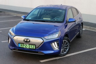 Érintőgombok és nagyobb hatótáv az új Ioniqban