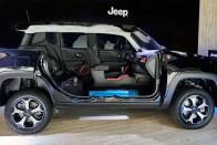 Megérkeztek Európába az első hibrid Jeep modellek 12