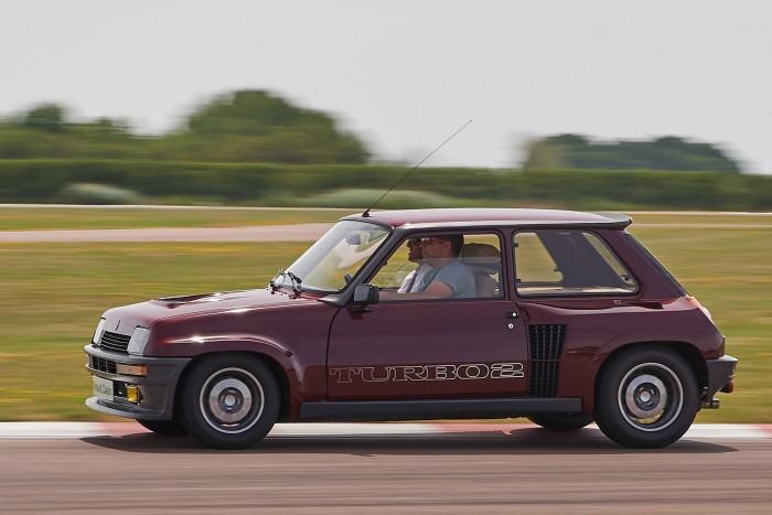 IV-es Golftól az 1,2 milliárd forintos jachtig. Ezeket IS vezettük 2019-ben 10 | Vezess IV-es Golftól az 1,2 milliárd forintos jachtig. Ezeket IS vezettük 2019-ben 10