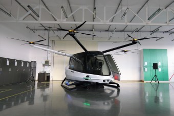 Repülni is tud az új magyar busz