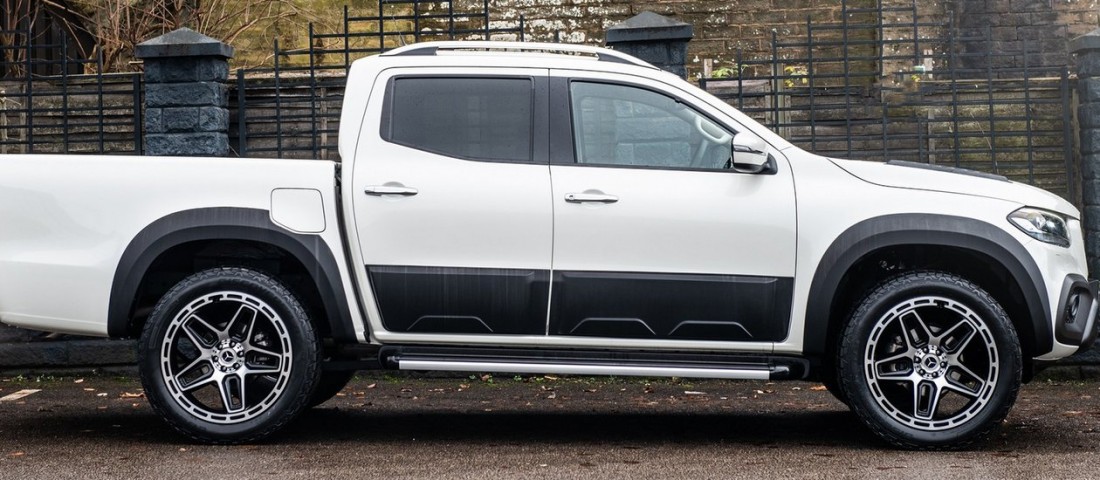 Sportkocsinak álcázták ezt a kisteherautót