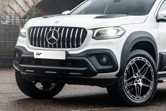 Sportkocsinak álcázták ezt a kisteherautót