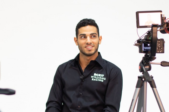 F1: Magyar kötődésű pilóta vezet a Spanyol Nagydíjon