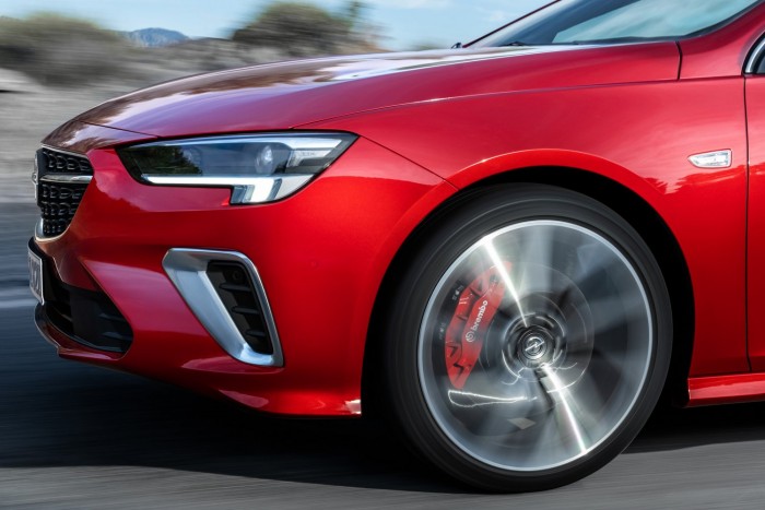 Megújult az Opel sportszedánja 2 Megújult az Opel sportszedánja 2