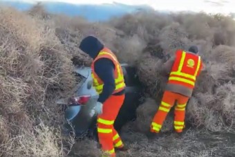 Gaz lepte el az autópályát, autókat is maga alá temetett