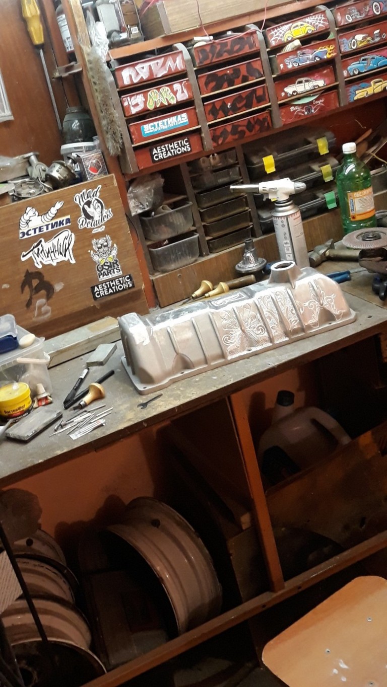 Valódi művészetet találunk az öreg Lada orrában 2