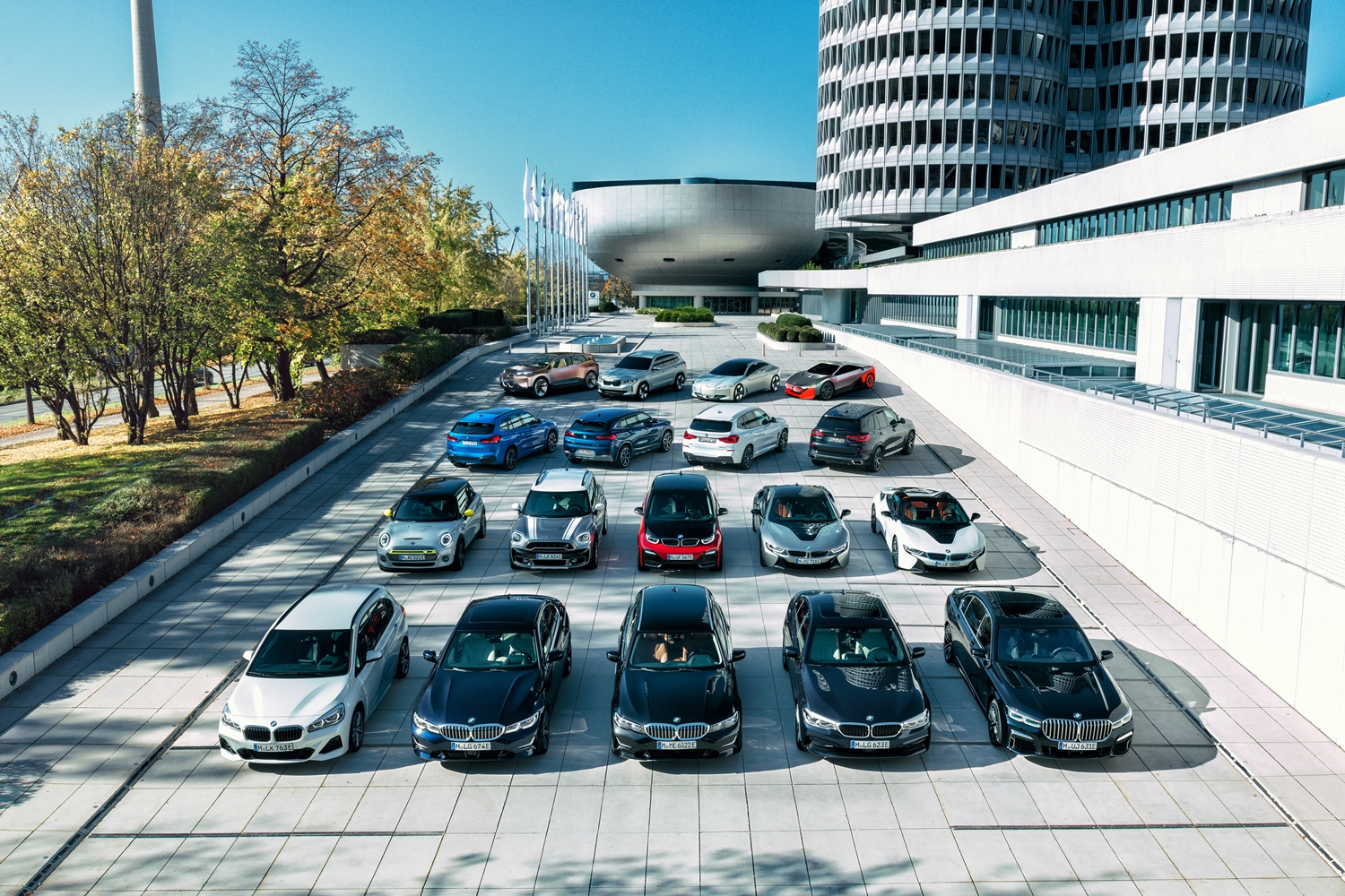 Hibrid hajtás a legnépszerűbb BMW-kben 7