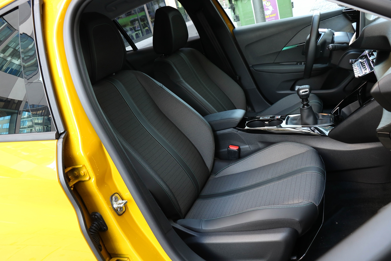Teszt: Peugeot 208, sárgában – A hét műtárgya 28