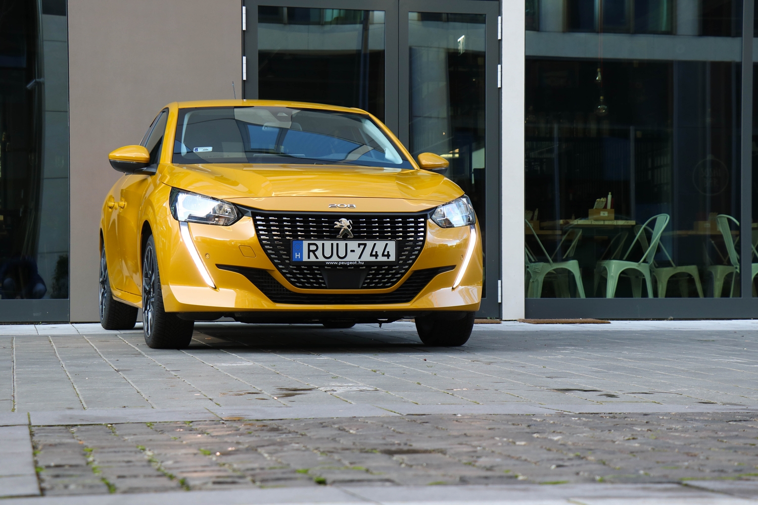 Teszt: Peugeot 208, sárgában – A hét műtárgya 4