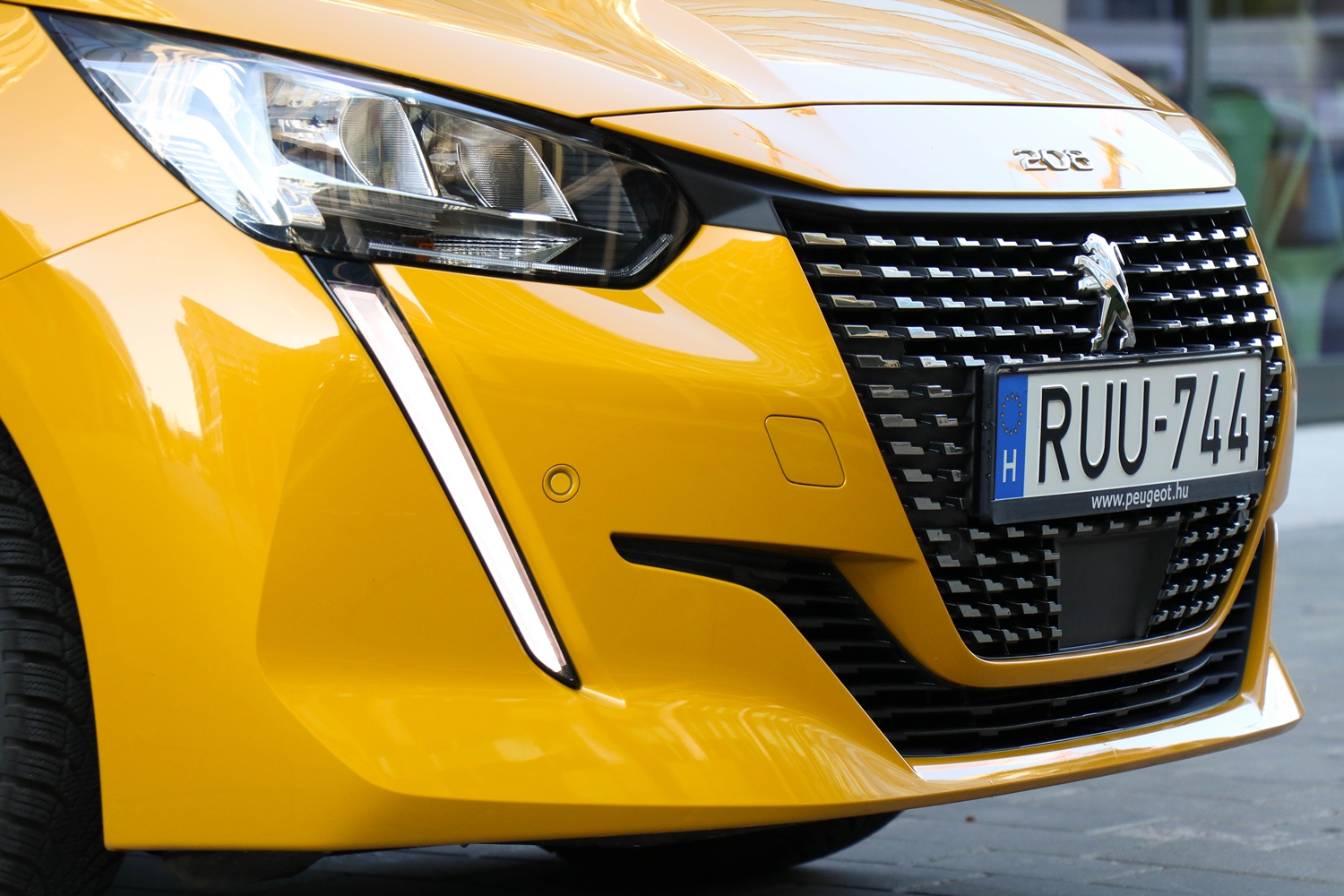 Teszt: Peugeot 208, sárgában – A hét műtárgya 15