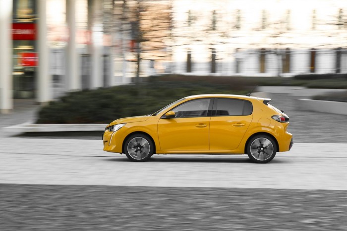 Teszt: Peugeot 208, sárgában – A hét műtárgya 11