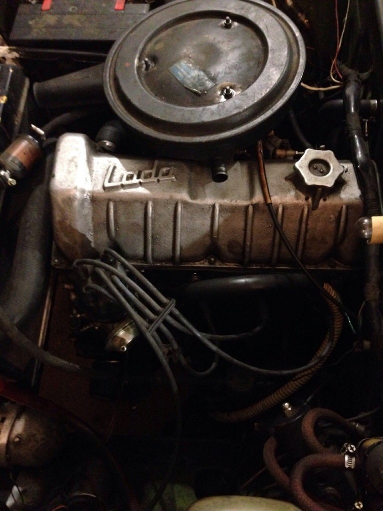 Valódi művészetet találunk az öreg Lada orrában 1